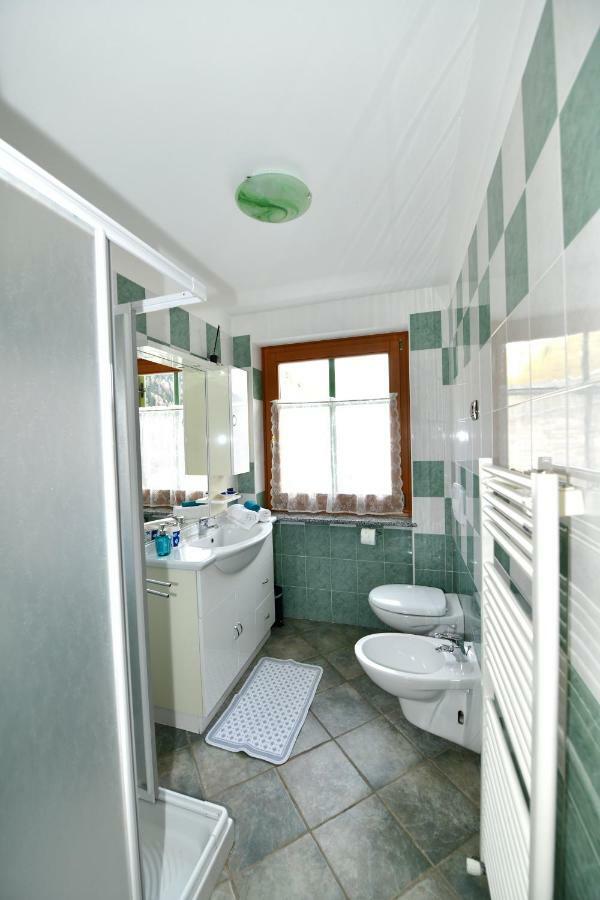 Agritur Volpaia Rooms And Apartments Vermiglio Luaran gambar